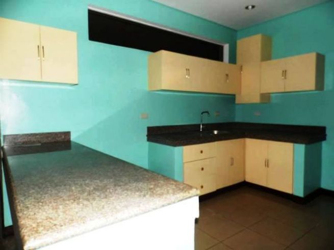 Three Bedroom Townhouse For Rent In Angeles City For P30k03