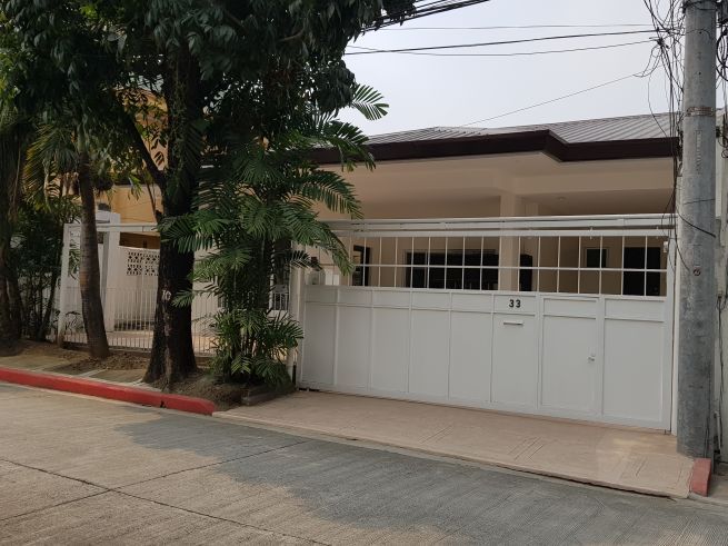 New 5 bedroom Pristine Bungalow House and Lot in White Plains Quezon C03