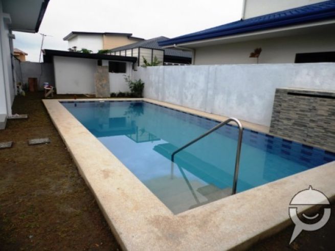 2-Storey w/Pool House &amp; Lot for RENT In Hensonville Angeles City04