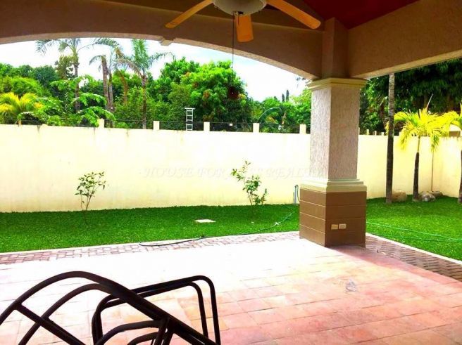 4 Bedroom Furnished Bungalow House and Lot for Rent Near Holy Angel Un03