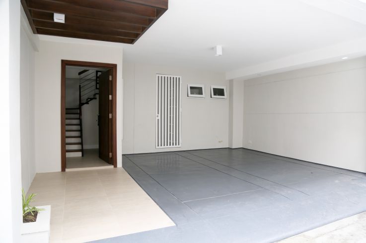 Three Storey Townhouse 4 BR for rent03