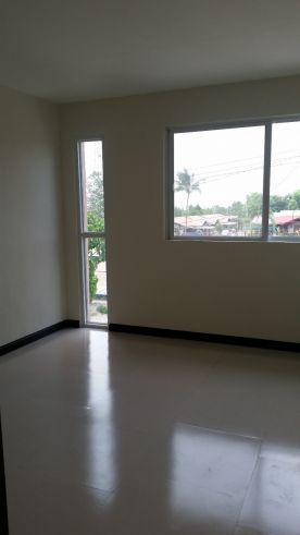 4 Bedroom Brand New Duplex House and Lot for Rent03