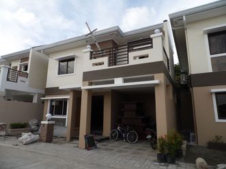 4 BR Townhouse for rent near SM Clark - 45K02