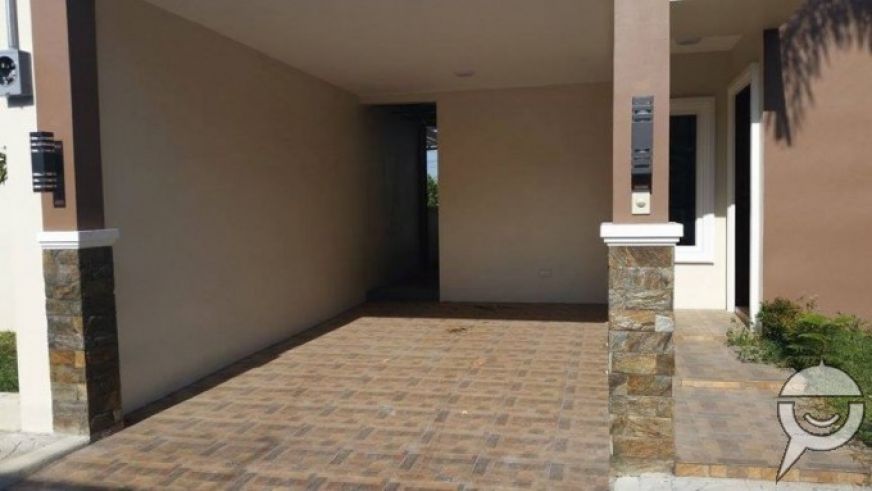 Bungalow House for rent with 3 Bedrooms in Hensonville Angeles City Ne04