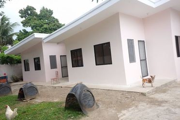 "Bungalow House with 2 BR, 1 toilet n bath V Rama Avenue Cebu City"02