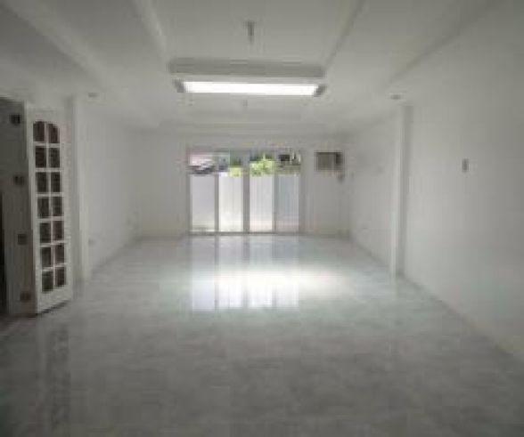 5 Bedroom Elegant House and Lot with Pool for Rent in Balibago03