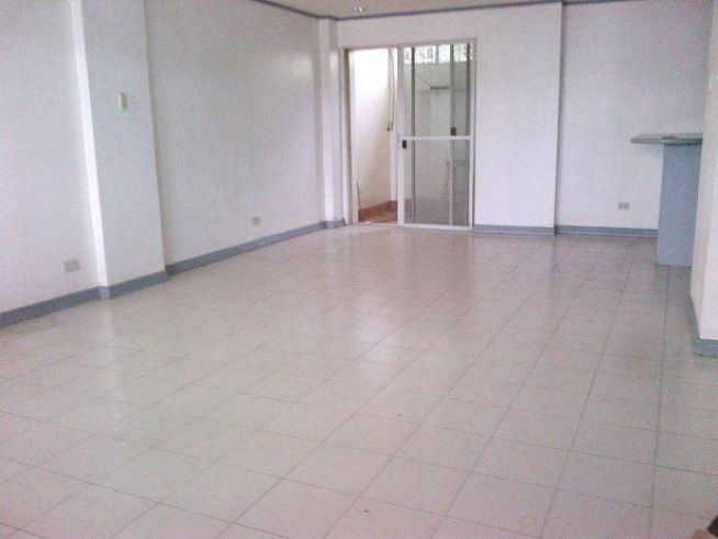 3-Bedroom Spacious Townhouse or Apartment for rent in Guadalupe Cebu C03