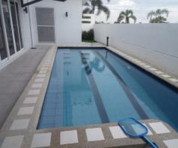 Spacious House with Lap pool for rent - 110K03