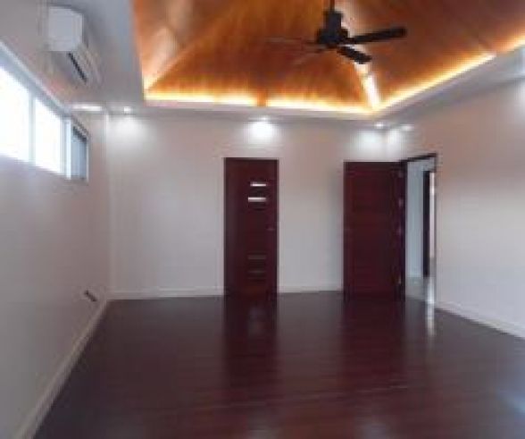Spacious House with Lap pool for rent - 110K04