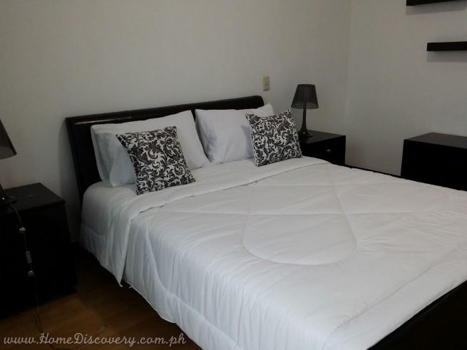2Br Condo (The Residences At Greenbelt)04