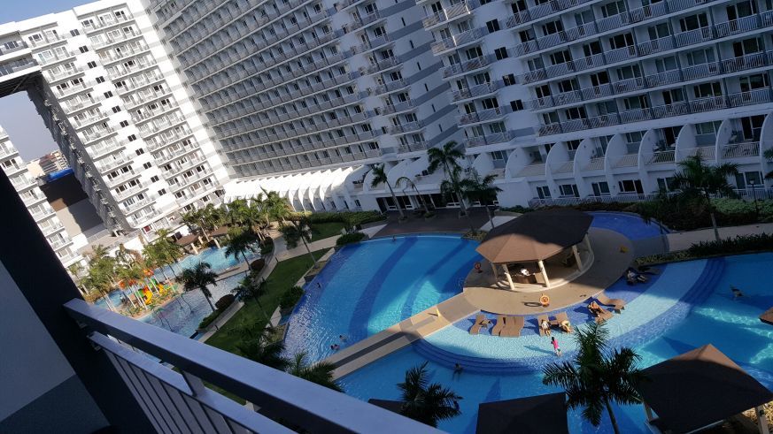 Fully Furnished 1BR Unit at Shell Residences MOA Complex04