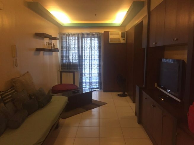Columns Ayala Makati 1BR with parking for Lease03