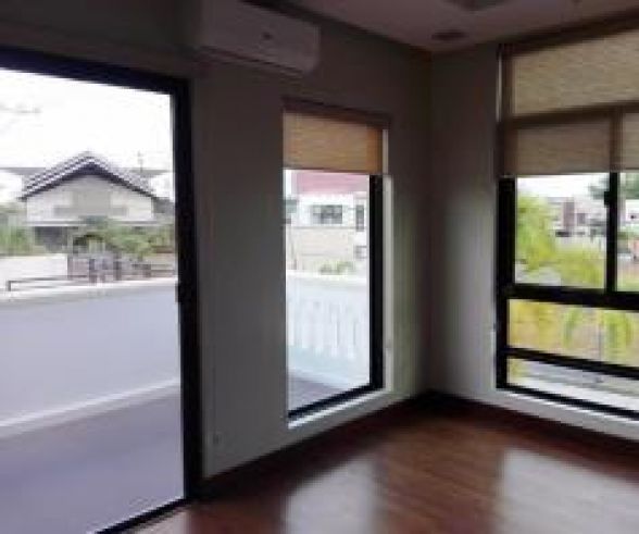 Fully Furnished Modern House with 4 Bedroom for rent - Near Clark03
