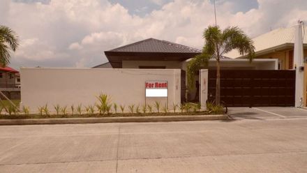 Bungalow House With Swimming Pool For Rent In Angeles City02