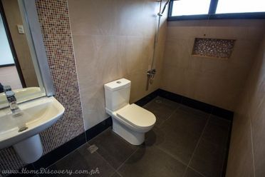 5Br House (Dasmarinas Village)02