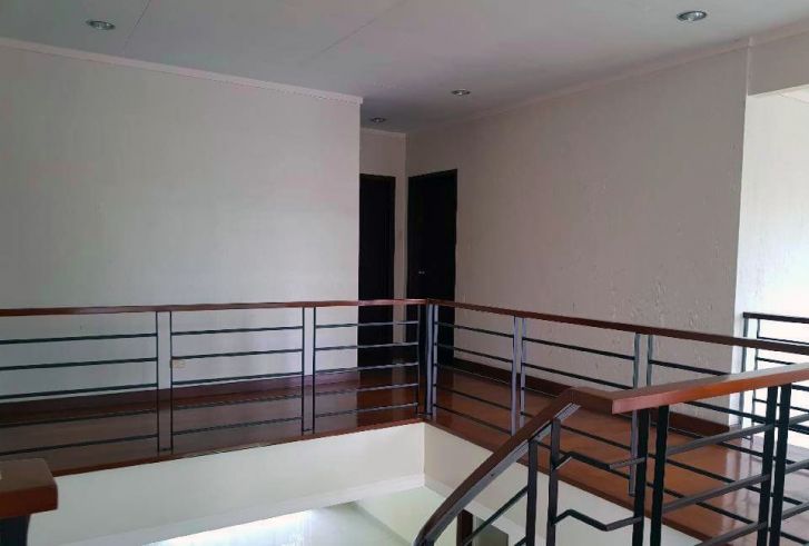 Stylish 4 Bedroom House and Lot for Rent in San Lorenzo Village04