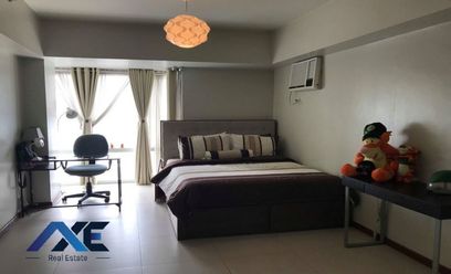 Fully furnished corner unit 1br for rent at The Columns Legaspi Villag02
