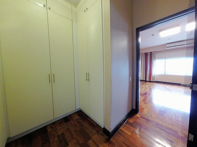 Lease Rent Two Bedroom 2BR One Serendra Palm Tower03