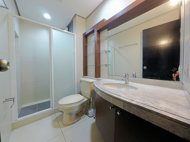 Lease Rent Two Bedroom 2BR One Serendra Palm Tower04