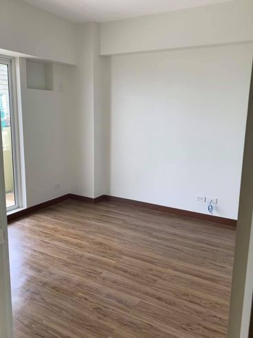 For Rent 2BR Unfurnished Unit with Balcony in Brio Towers Makati City03
