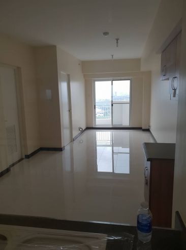 For Rent 2BR Unfurnished Unit with Balcony in Brio Towers Makati City04