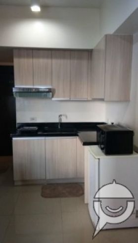 Studio unit with Internet for Rent04