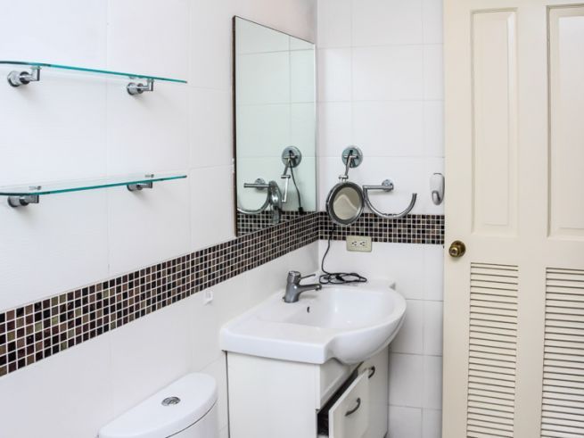 2BR Fully Furnished condo in Easton Place04