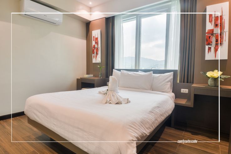 "Cozy 2 Bedroom Condo, Fully Furnished."03