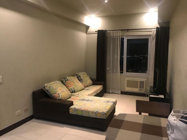 "For Lease: 1 Bedroom Unit in Fairways Tower, Bonifacio Global City, Ta"04