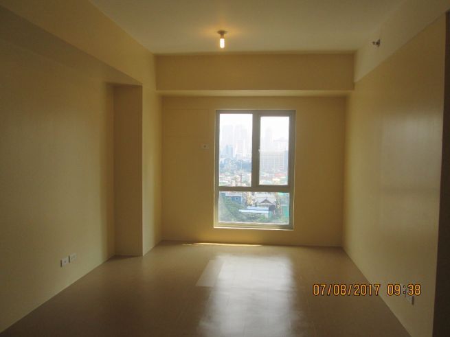 "2 bedroom condo in BGC, the fort for lease"04