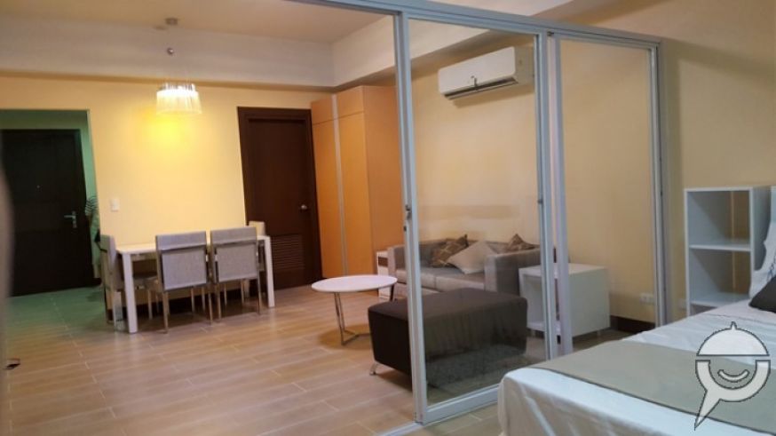 "Two Central, 1 Bedroom Condo for Rent, CRD12173"04