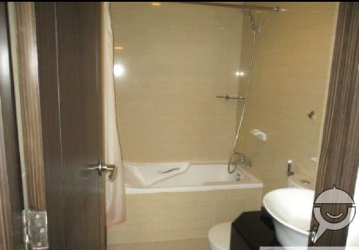 1 bedroom in One Central Makati for rent with parking03