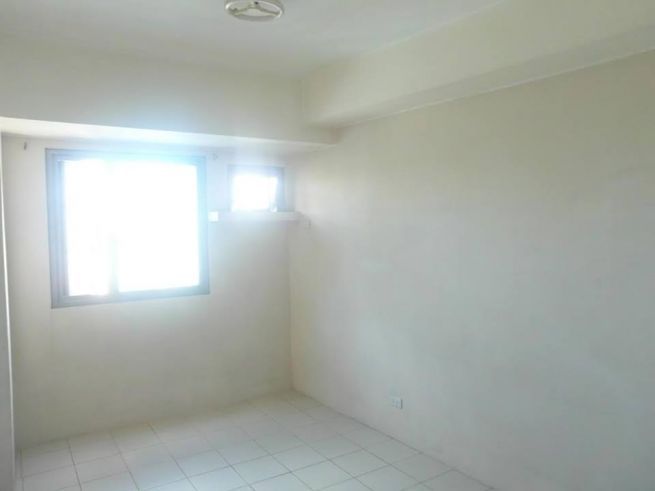 Studio type for lease in Grand Tower Manila03