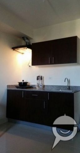 FULLY FURNISH CONDO AT THE HEART OF THE CITY04