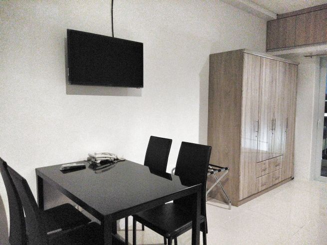Furnished &amp; Spacious Studio Condo Unit for Rent -- Along Lacson St03