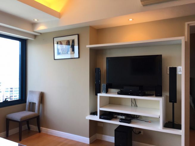 1 Bedroom flat for lease in One Rockwell West Makati04