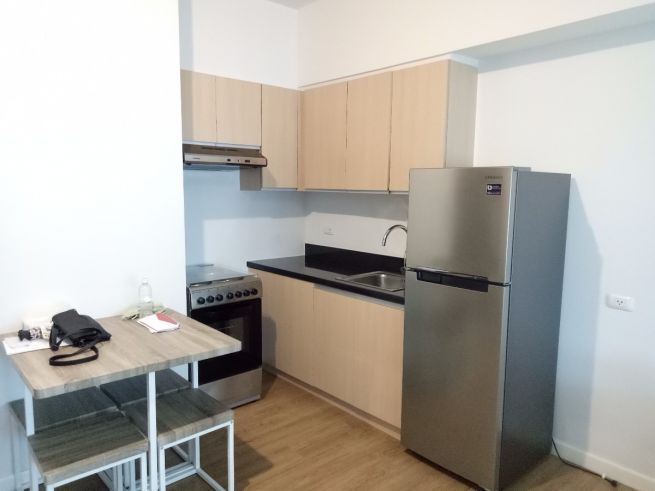 nice Studio Two Serendra BGC04