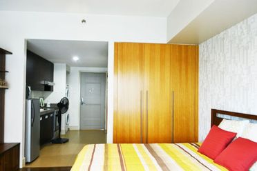 "Edades Tower - Studio furnished overlooking Pasig river, view of Manda"02