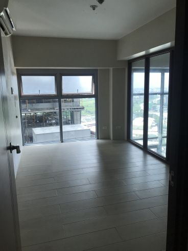 Spacious Condo for Rent (Eastwood) with PARKING04