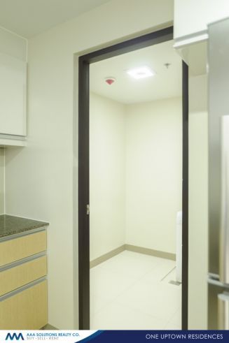 2 Bedroom for rent in One Uptown Residences BGC near British School Ma04