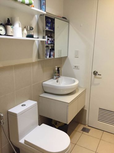 Rent: Large 1 Bedroom in BGC with Balcony near Bonifacio High Street04