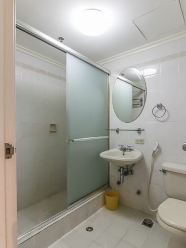 2BR Fully Furnished condo in Elizabeth\'s Place04
