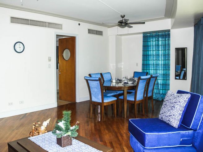 Fully Furnished 2BR condo in Amorsolo Square03