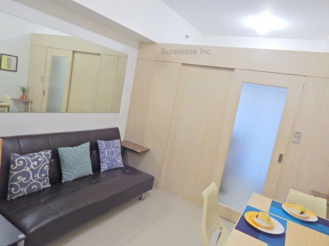 Fully Furnished 1 bdr w/ Balcony for Rent EDSA Pioneer  Mandaluyong Li03
