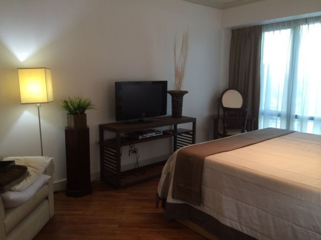 2 Bedrooms for Lease in Amorsolo Rockwell Makati03