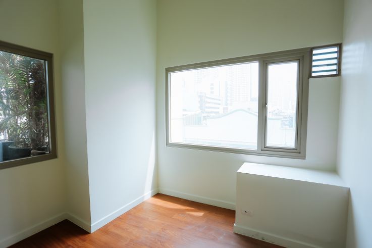 Two bedroom unit in Eton Tower Makati04