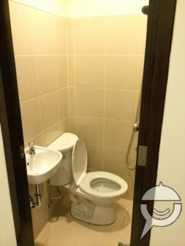 FOR RENT Fully Furnished 1 Bedroom with Parking at One Central Makati04