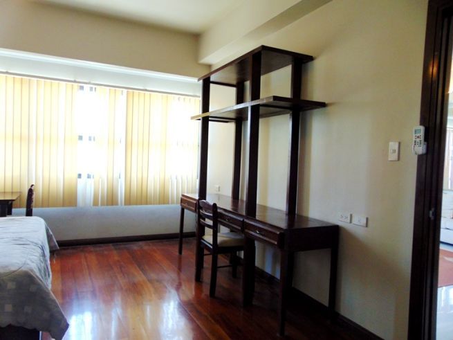 "Condominium for Rent 2 Bedrooms in Cebu Business Park, Cebu City"04
