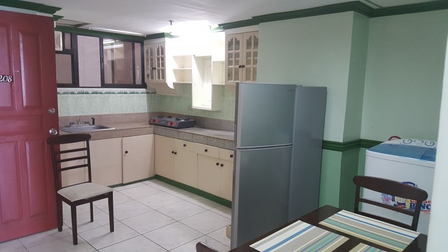 Spacious 1 bedroom condo for rent near Escario and capitol cebu city04