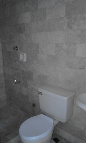 1 Bedroom Unit for Rent in Burgundy Westbay Tower03